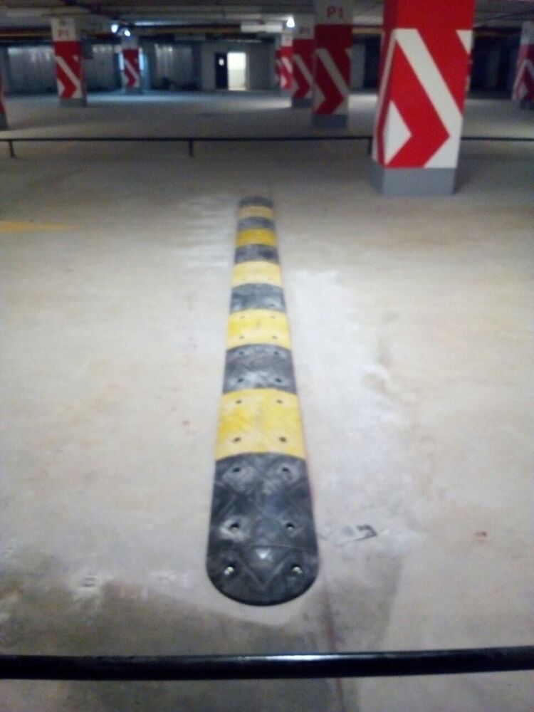 Retarders Speed Bump Speed Breaker - Durable Plastic, 500x350x50mm, Black & Yellow | Manual Operation, Custom Sizes, Industrial Use, 18kg