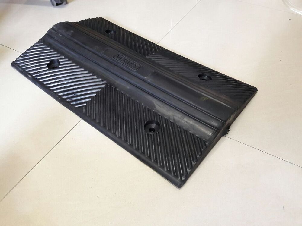 Heavy Duty Speed Bump Speed Breaker - Color: Black