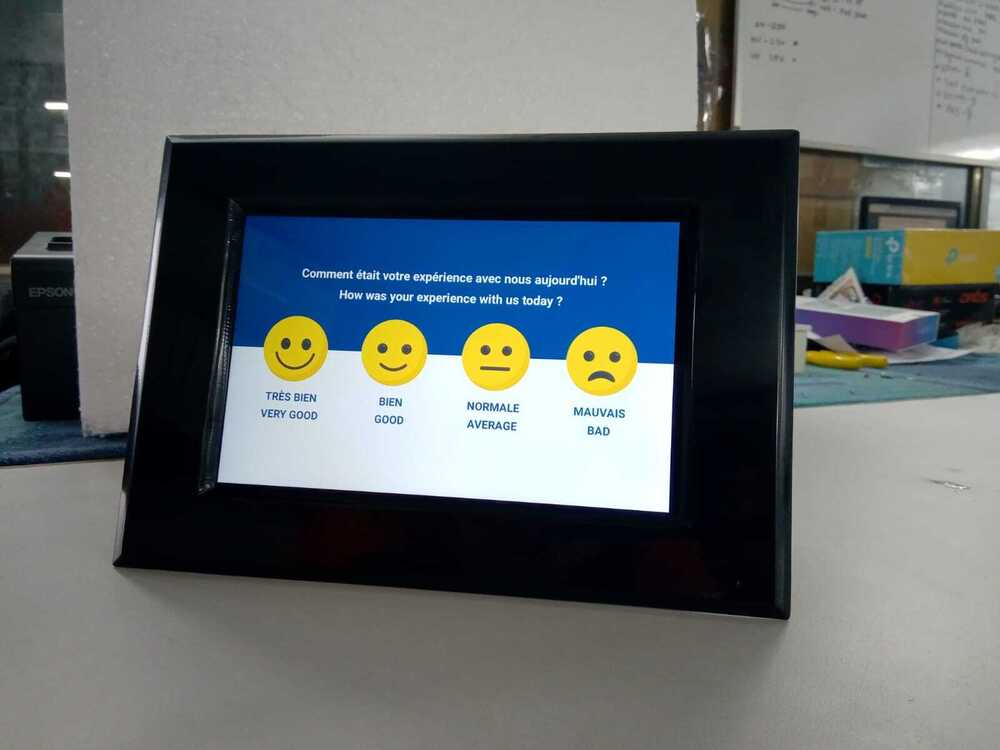 Customer Feedback Machine - Color: Black