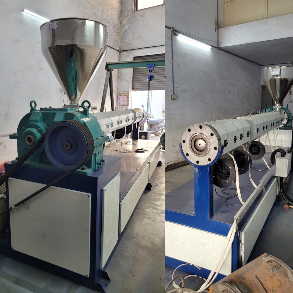Automatic Plastic Recycling Machine - Capacity: 150 Kg/hr