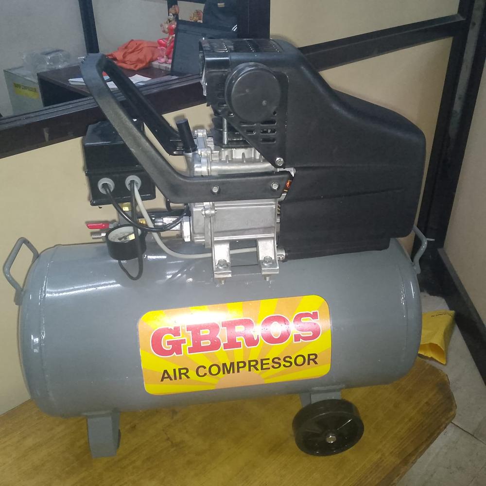 Piston Air Compressor - Air Flow Capacity: 4 Cubic Feet Per Minute (Ft3/min)