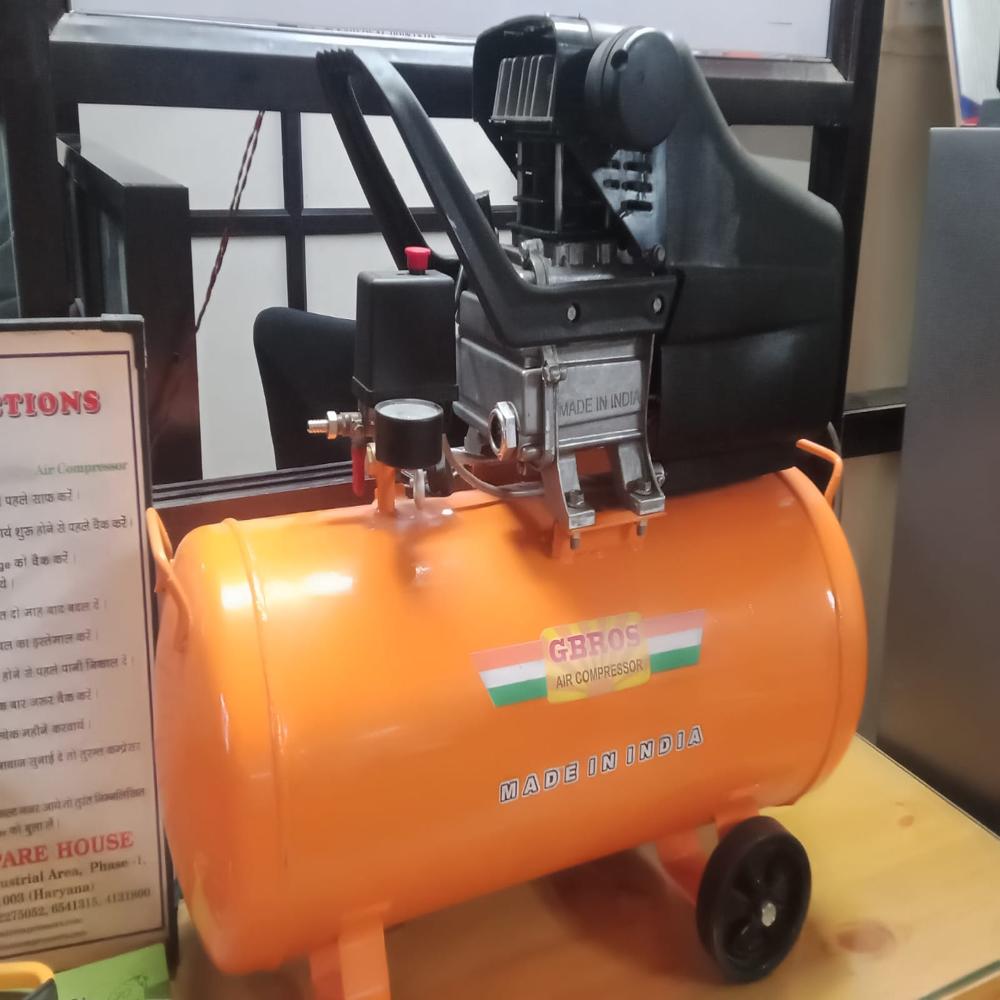 Piston Air Compressor - Air Flow Capacity: 4 Cubic Feet Per Minute (Ft3/min)