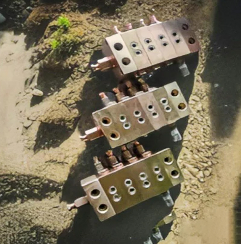 Cenlub Make Progvresice Block, For Centralized Lubrication systems, 8