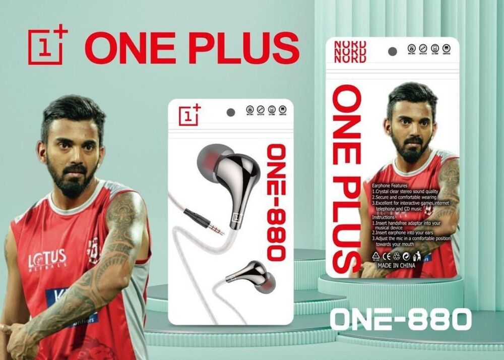 One Plus - 880 Universal Earphone - Color: White
