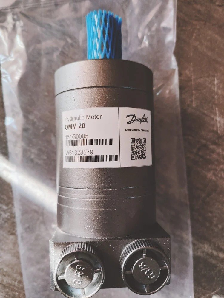 Omm Hydraulic Motor - Color: Black