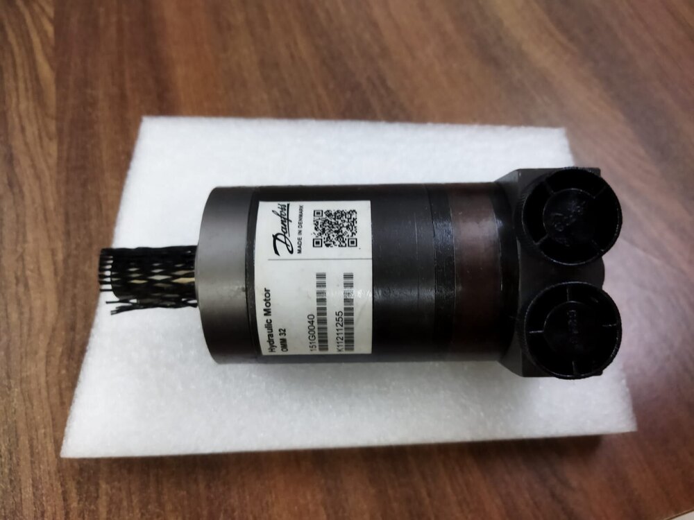 Omm Hydraulic Motor - Color: Black