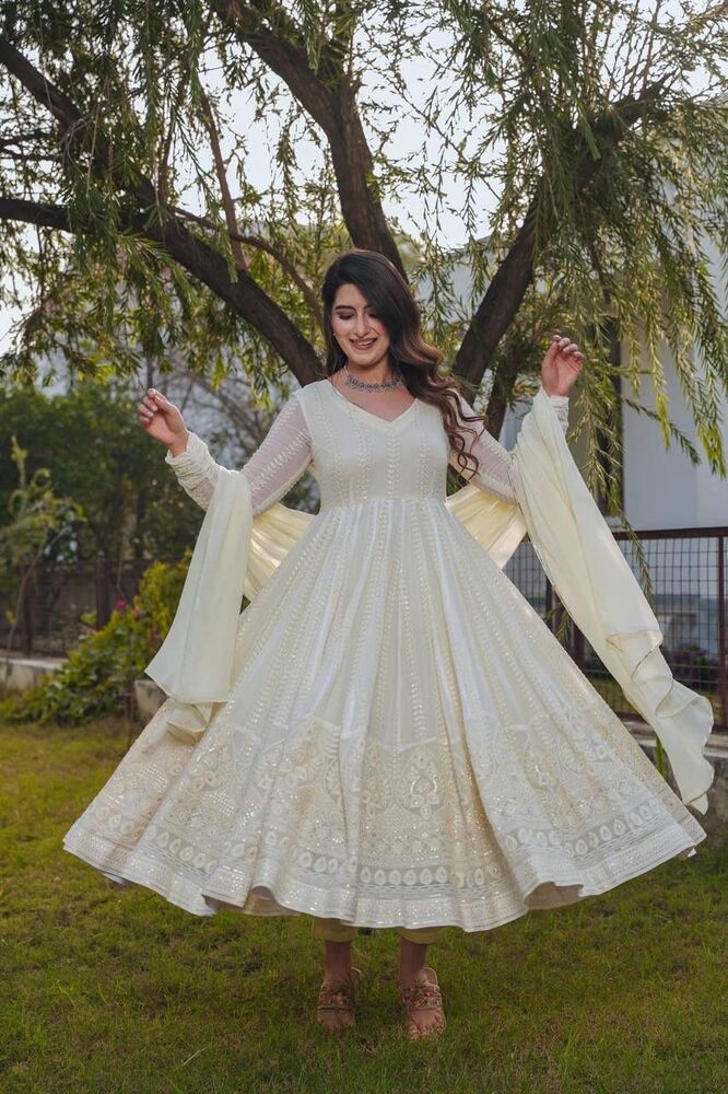 Designer Anarkali Dress With Dupatta at 1593.00 INR in Surat | Sadabahar  Fashion