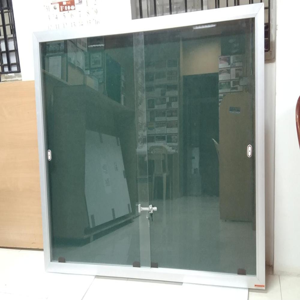 Pinboard With Enclosure - Application: Industry/institution