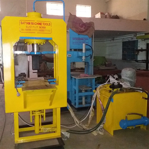 पेविंग ब्लॉक मोल्डिंग मशीन