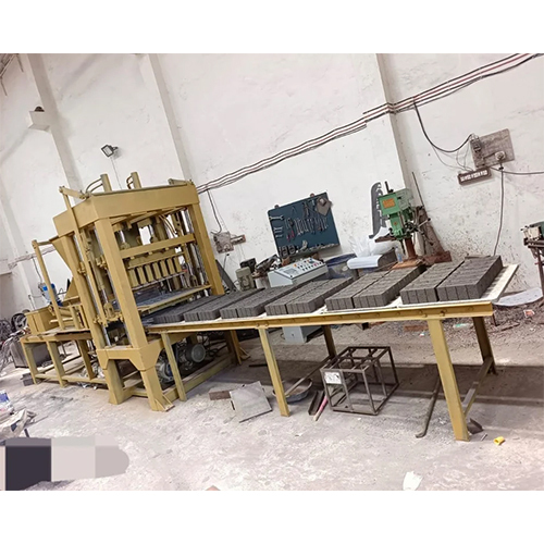 Fully Automatic Fly Ash Brick Machine With Vibro - Color: Yellow Paint Coated
