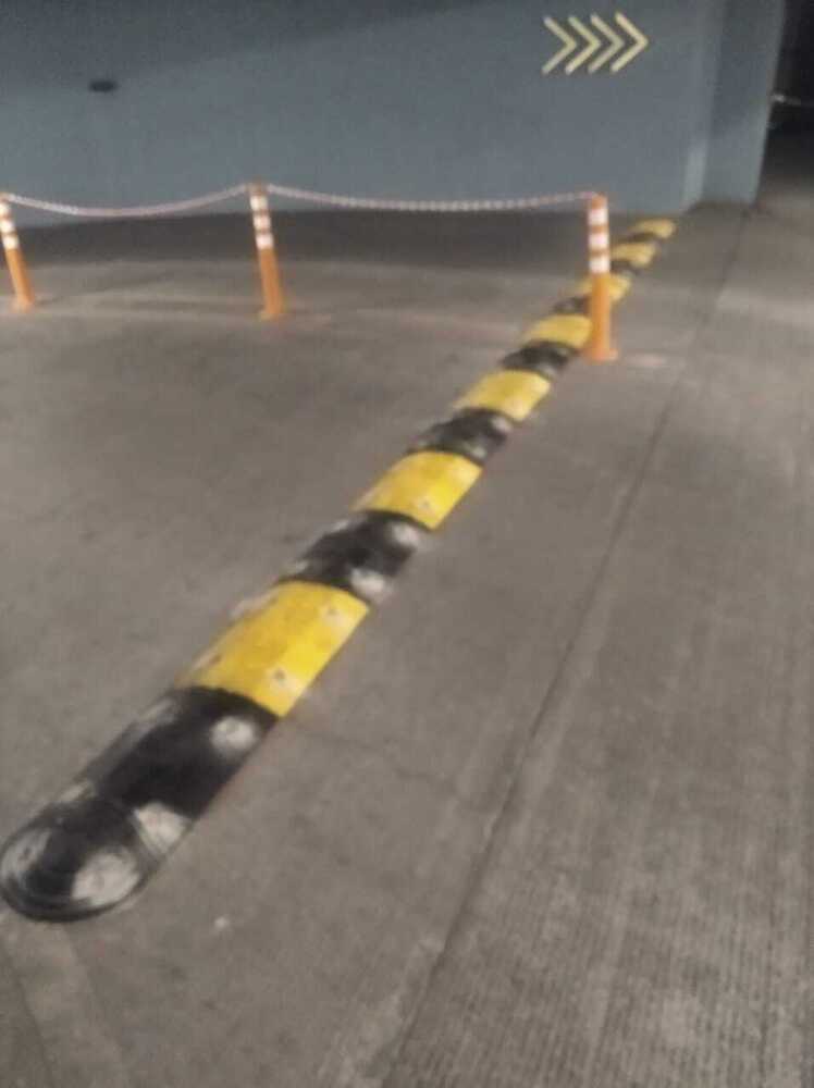 Road Bump - Color: Black & Yellow