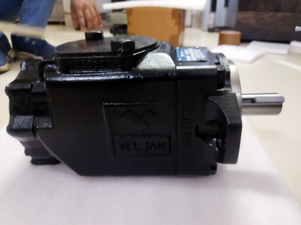 T6dc Vane Pump - Color: Black