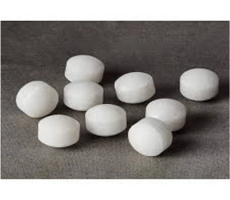 White Naphthalene Balls