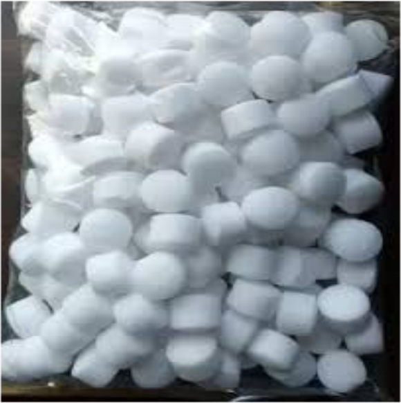 White Naphthalene Balls