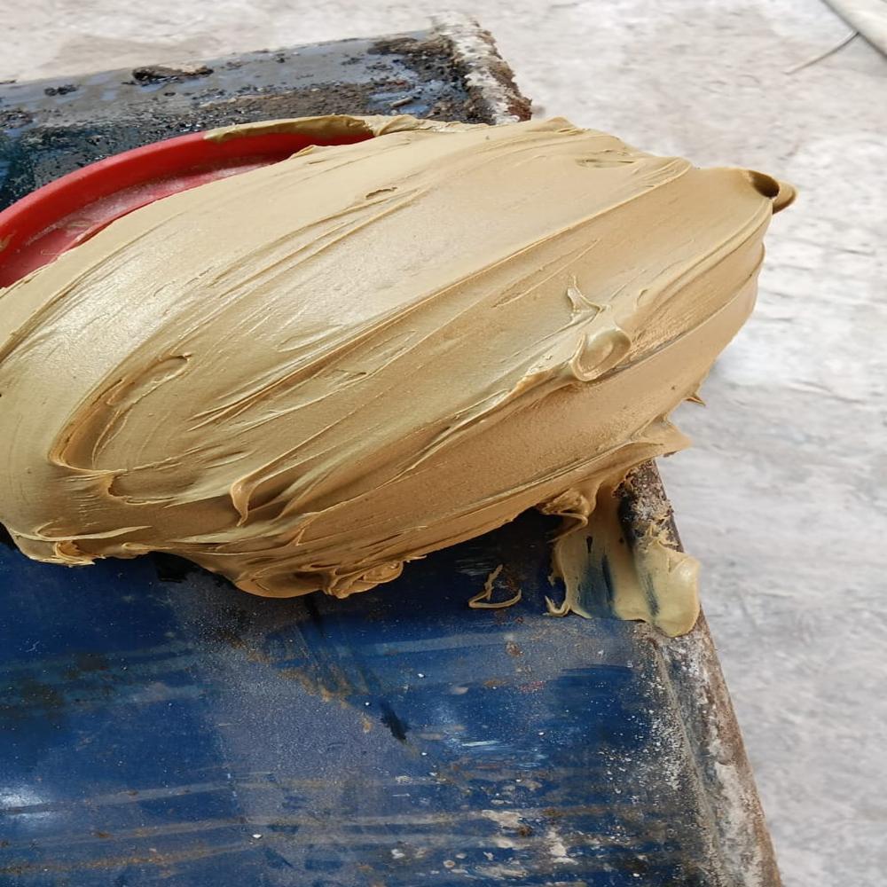Mivan Shuttering Grease - Color: Yellow