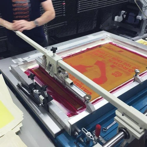 स्क्रीन और पैड प्रिंटिंग सेवाएँ