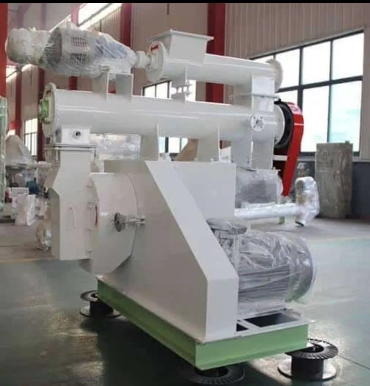 1tph Cattle Feed Pallet Machine - Automatic Grade: Semi-automatic