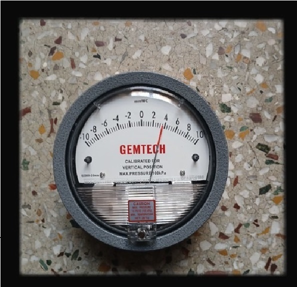 Gemtech Model G2320 Differential Pressure Gauge Range 10-0-10 Mm - Color: White/black