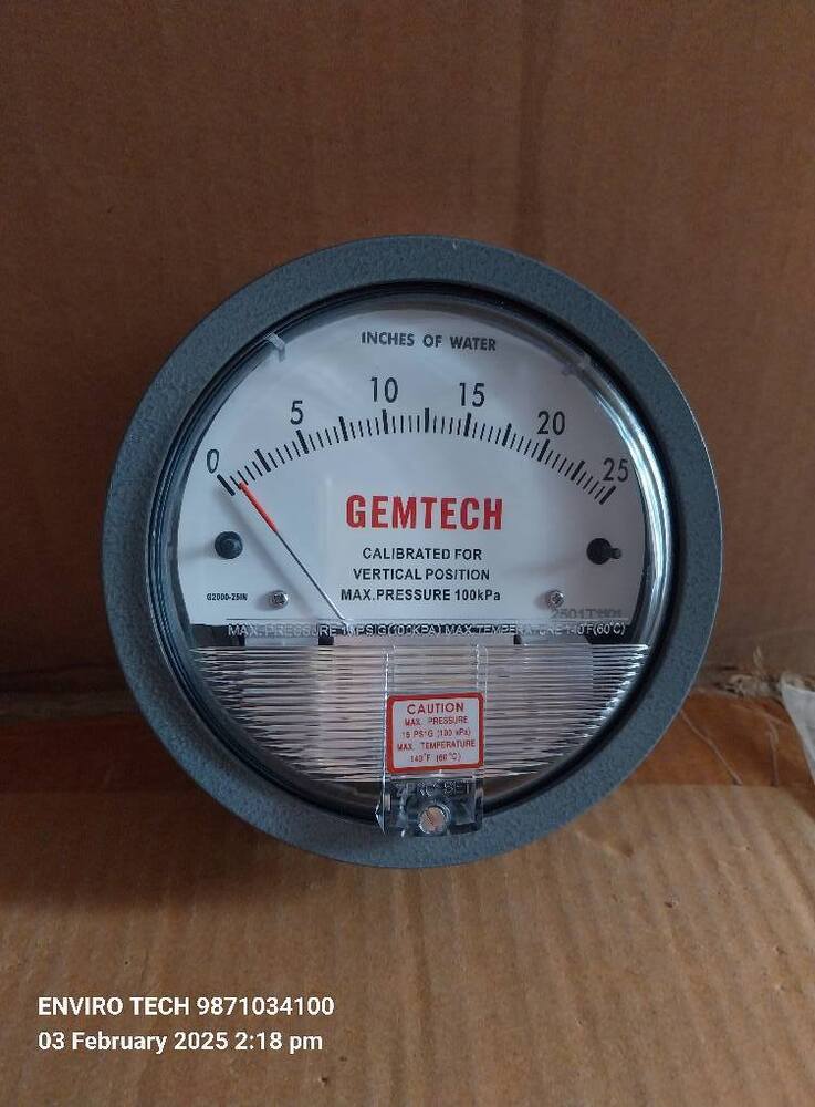 Model G2201 Gemtech Differential Pressure Gauge Range 0-1 Psi - Color: White/black