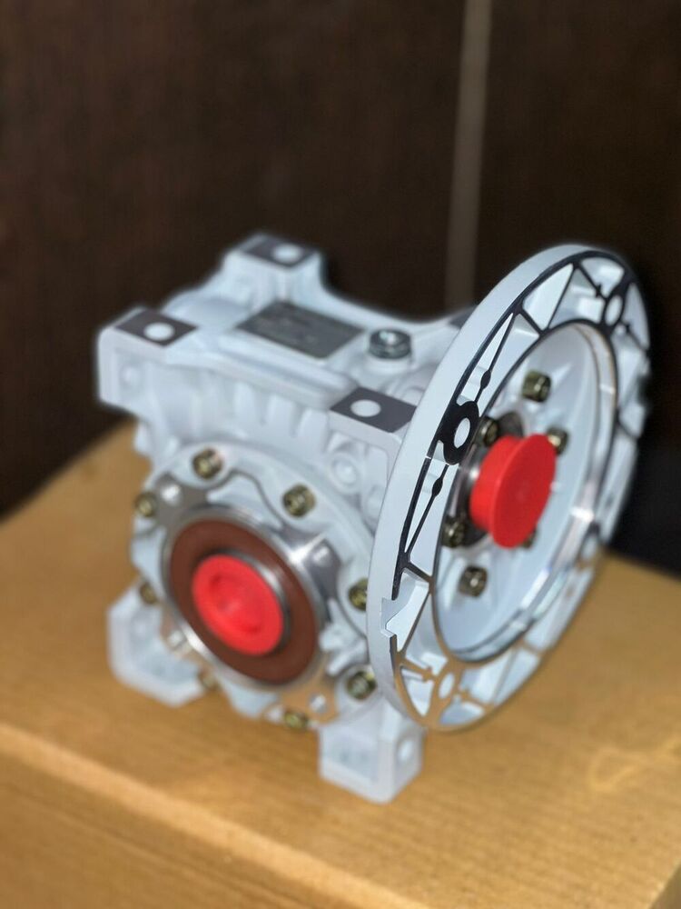 Nmrv Worm Gear Box - Silver, Standard Size | 220-440 Volt, 1400 Rpm Input Speed, Durable Worm Gears For Industrial Applications