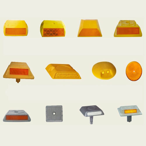 V50 Vertex Road Studs - Plastic 100 X 100 X 20mm | Bright Red, Manual Installation, High Visibility For All Roads, Weighs 75 Grams