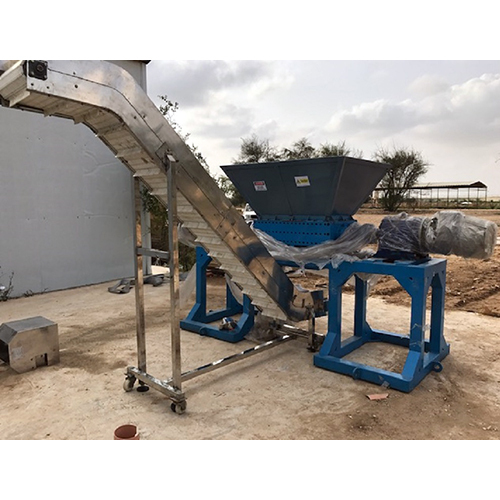Twin Shaft Shredder - Automatic Grade: Automatic