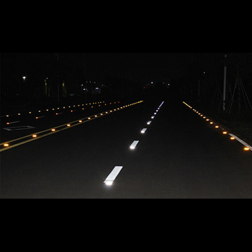 V50 Vertex Plastic Road Studs - Abs Plastic, 100 X 100 X 20 Mm, Yellow | Automatic Function, 10-year Warranty, High Visibility Safety Solution