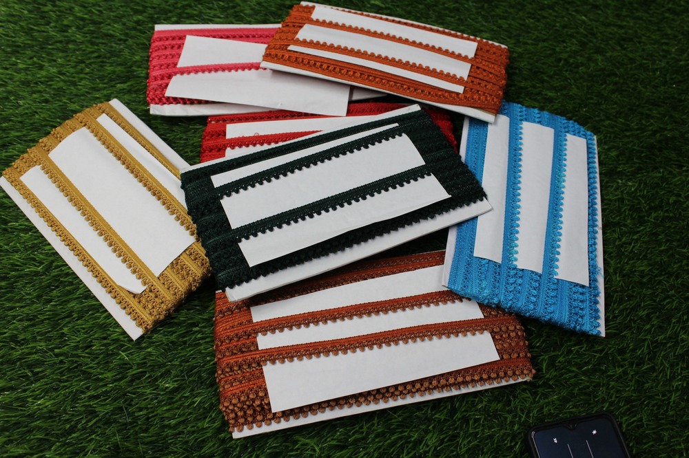 Pearl Border Lace - Color: Multi