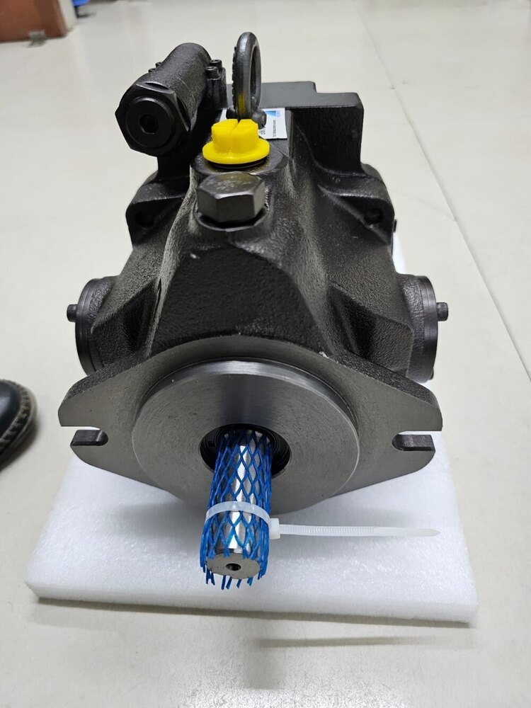 Daikin Piston Pumps - Color: Black