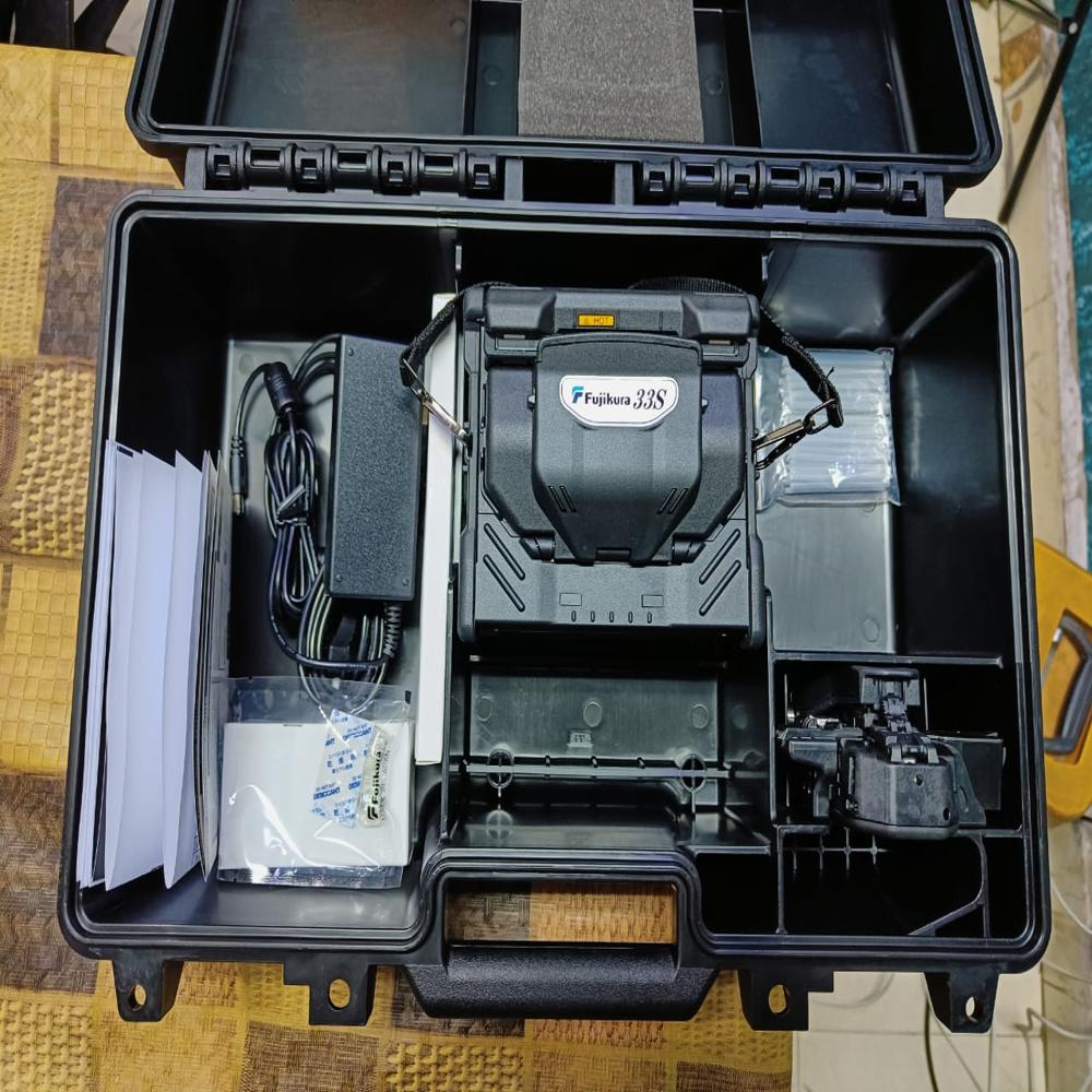 fujikura  33s splicining machine 