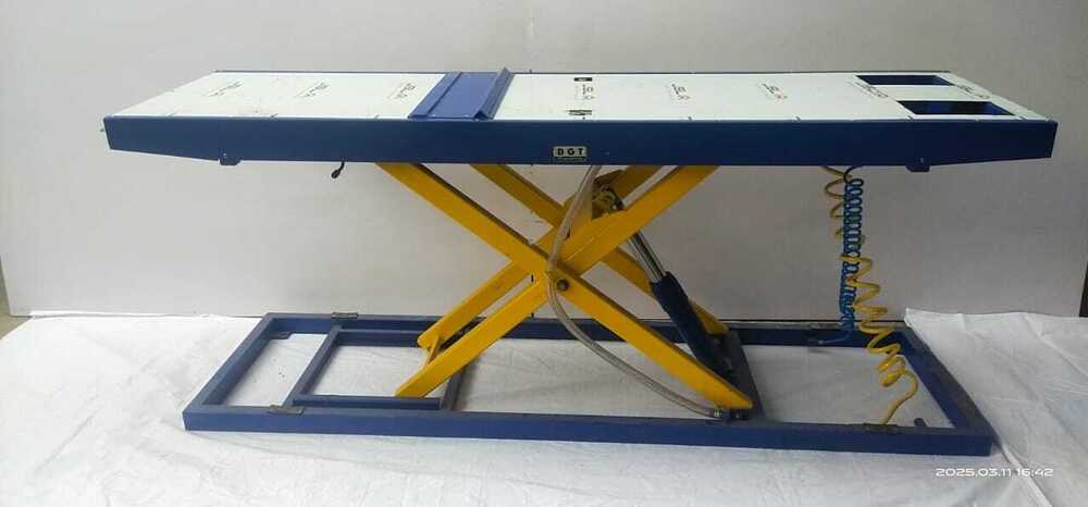 Hydraulic Bike Lift for TVS..