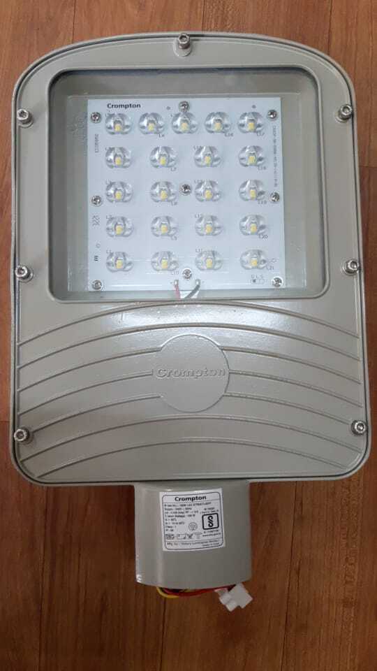 CROMPTON-100 WATT LED स्ट्रीट लाइट
