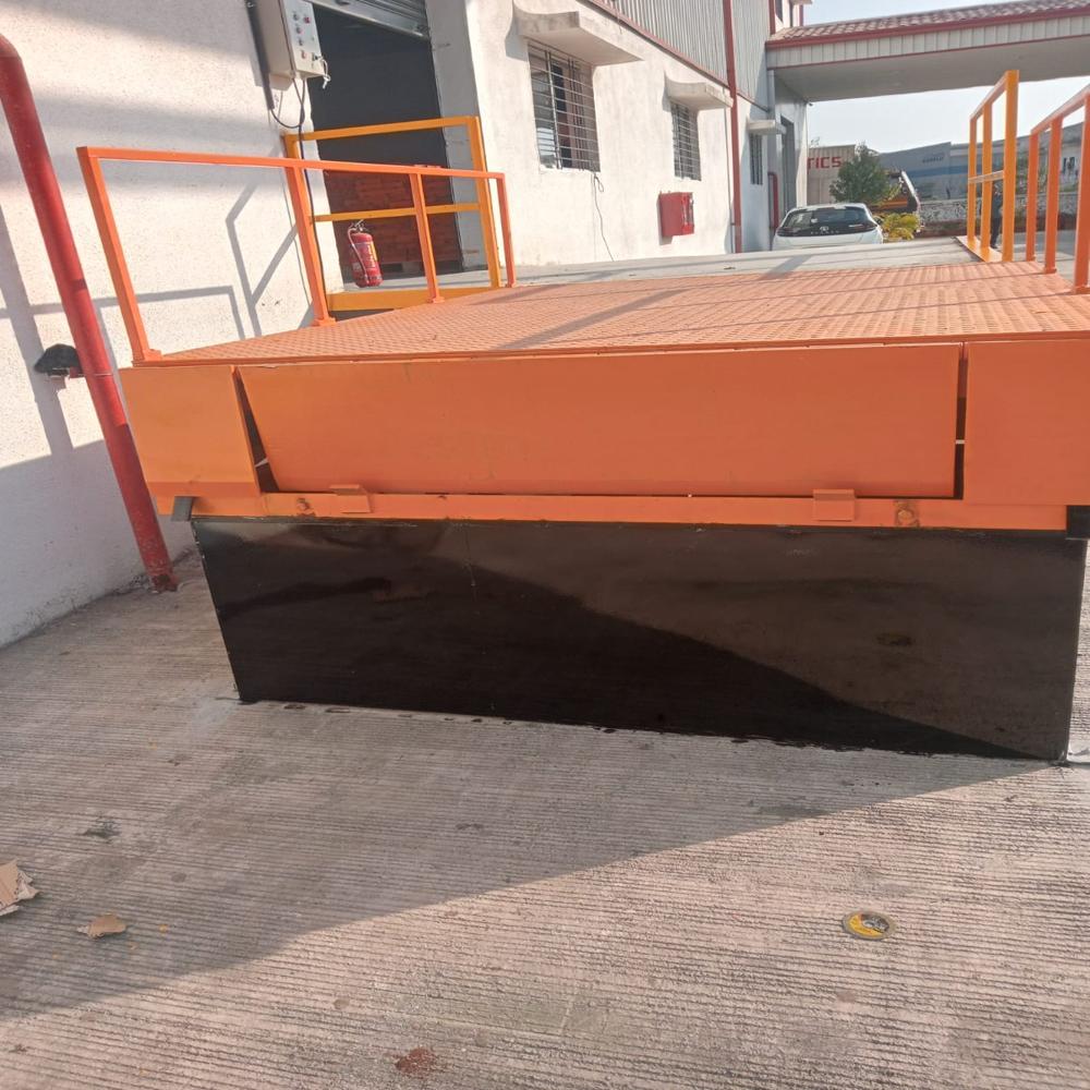 Dock Leveller With Frame