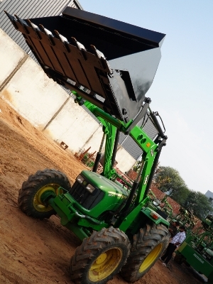 Tractor Front Loader - Feature: Stable Operation