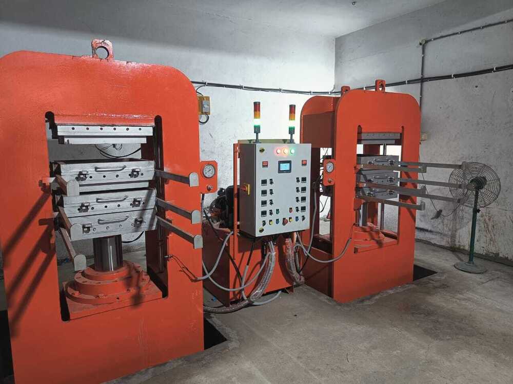 HYDRAULIC RUBBER MOULDING PRESS