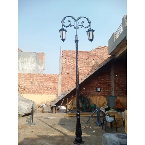 Dual Arm Cast Iron Pole - Color: Black
