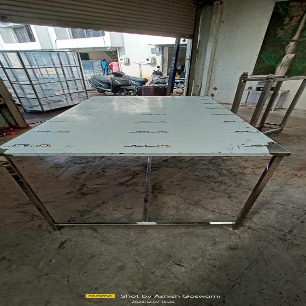 Ss Table Heavy Duty With Self - General Use: Commercial Furniture
