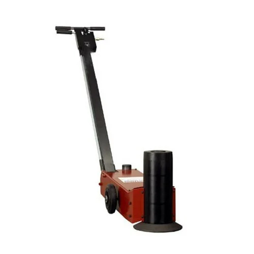 Iron Hydraulic Bottle Jack - Color: Red/ Black