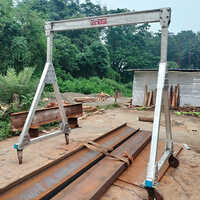 1 Ton Aluminium Gantry Crane - Color: Silver