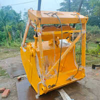 Industrial Grab Bucket - Color: Yellow
