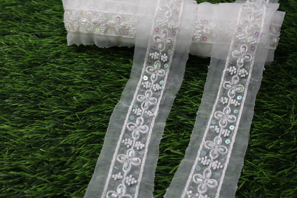 sequence cutdana  white  lace