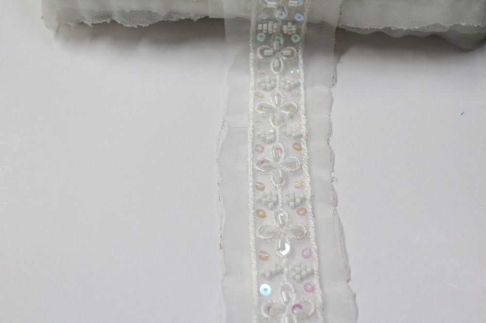 sequence cutdana  white  lace