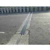 Slab Seal Expansion Joint - Stainless Steel, Various Sizes, Polished Silver Finish | Designed For Industrial Vibration And Movement Absorption