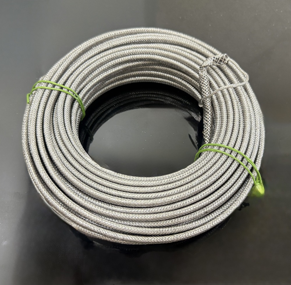 Heat Tracing Cable (Constant Wattage Heating Cable) - Application: 1. Prevents Freezing And Maintains Process Temperatures. 2. Prevents Pipe Freezing In Cold Climates. 3. Food & Pharmaceutical Plants     Ensures Hygienic And Controlled Heating.