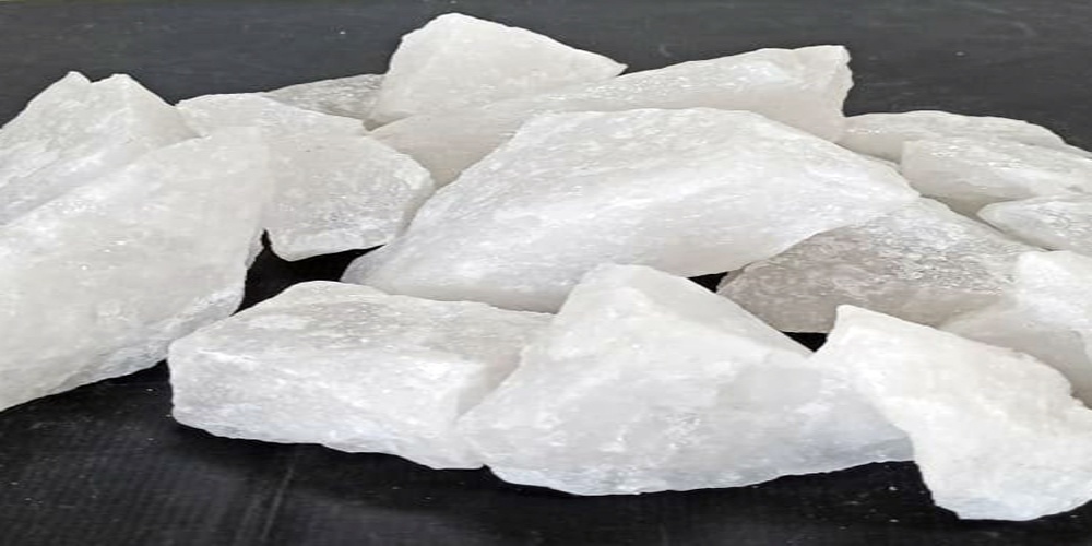 Semi Glassy Quartz - Solid Shape, White Color, Specific Gravity 2.65 | High Strength for Demanding Industrial Applications