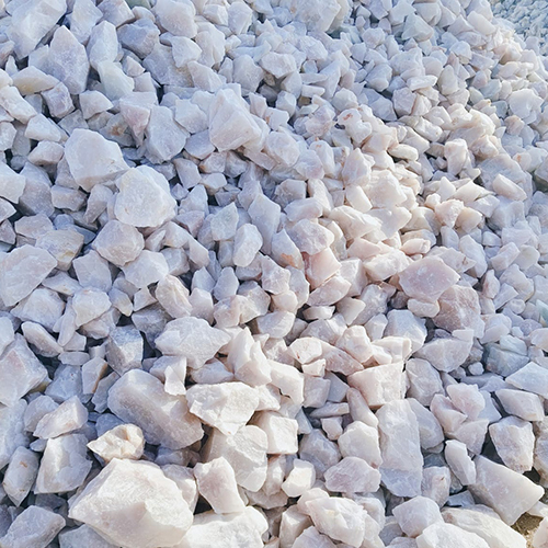 Glassy Quartz - Solid Shape, Specific Gravity 2.6 To 2.7, White Color | High Strength, Neutral Refractory, Chemical Resistance