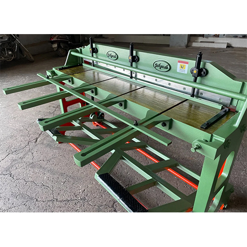 Manual Treadle Type Shearing Machine