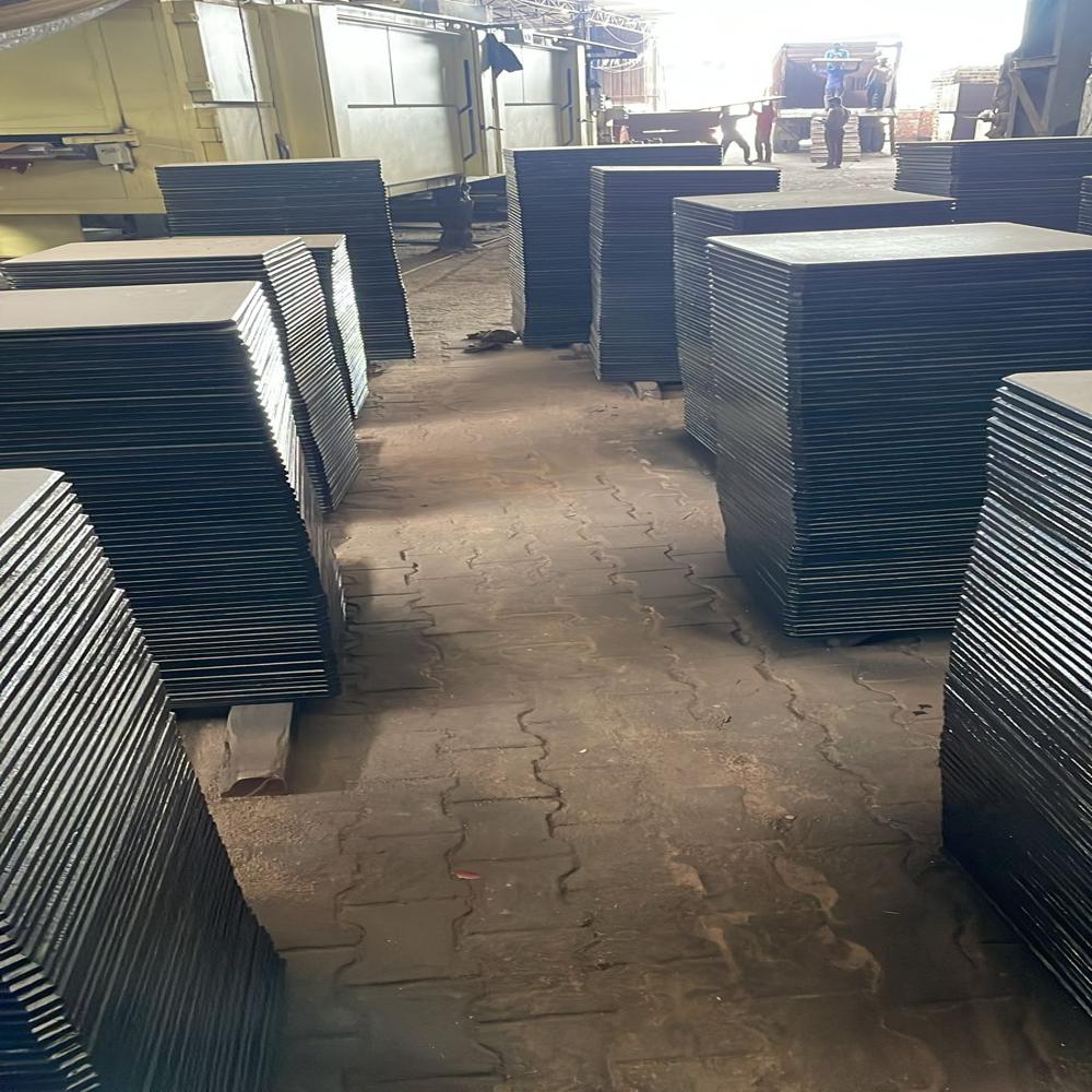 Paver Block Pallet And Black Wooden Fly Ash Brick Pallet (Heavy Duty Or High Density) - Deck Type: Solid