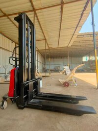 Semi / Battery Operated Electric Stacker