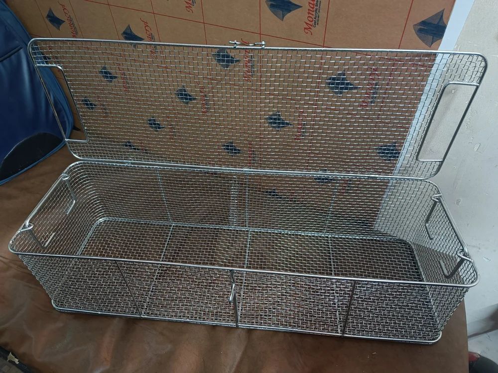 Wire Mesh Surgical Tray with Lid